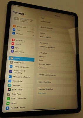 Apple iPad Pro 2nd Gen. 512GB, Wi-Fi, 11 in - Space Grey READ DESCRIPTION - Image 1 of 4