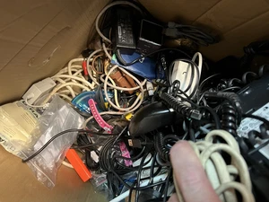 BIG JOBLOT OF ALL SORTS, LEADS, POWER SUPPLY ,ETC, ALL SORTS - Zdjęcie 1 z 9