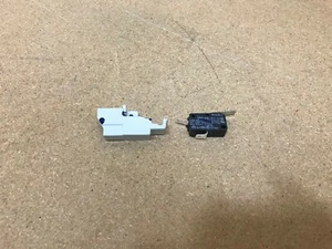 SZM-V16-2FD-82 3405-001118 DC63-00919A (OB) OEM Samsung Dryer Belt Switch &Cover - Picture 1 of 5