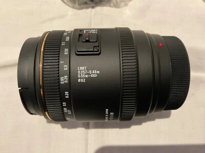 SIGMA 70mm F2.8 EX DG MACRO Lens for Sony A mount. Lens new (open box) - Image 1 of 4