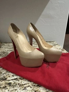 Christian Louboutin Beige Patent Leather Daffodil 160 US 8 - Picture 1 of 7