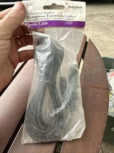 RADIOSHACK 12-ft (3.65M)audio extension cable - Picture 1 of 3
