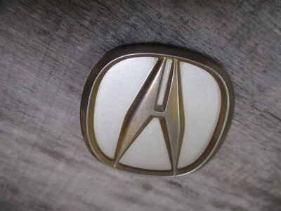 1991 - 1995 讴歌 Legend 4 门轿车后备箱黄金徽章原始设备制造商清洁加州汽车 — 第 1/4 张图片