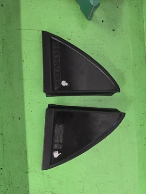 Cubierta triángulo trasero Honda CRX 1988-1991 OEM conductor pasajero  Foto 1 de 4