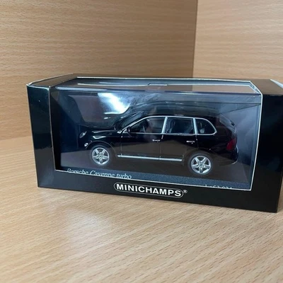 Modellino auto Minichamps Porsche Cayenne Turbo nero metallizzato 1/43 - Immagine 1 di 4