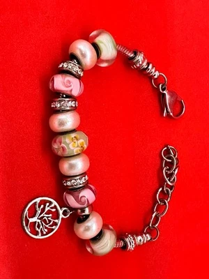 Браслет с брелоками Bella Perlina розовые/цветочные бусины серебряные стразы дерево жизни M1 - Изображение 1 из 4