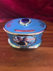 Vintage Ardleigh Elliott Titanic Porcelain Music Box - My Heart Will Go On - Picture 1 of 7