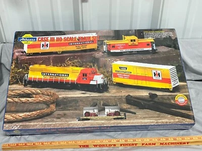 CASE IH International Farmall ORO DEMO 1026 Tractor Athearn Juego de Tren HO SELLADO Foto 1 de 4