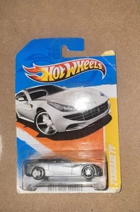 HOT WHEELS Ferrari FF 2011 New Models Silver 45/50 - Picture 1 of 4