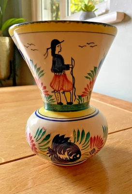 Henriot Quimper Vintage French Pottery Vase 15cm - Hand painted Floral design - Image 1 of 4