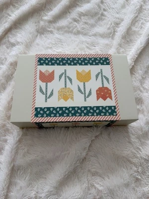 NUEVO Riley Blake Nuevo Comienzo Festival de Tulipán Corredor de Mesa Kit de Edredón Foto 1 de 4