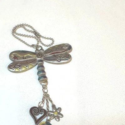 Dije Libélula Llavero Colgante Corazón Flor Remolino Colgante Tono Plata Foto 1 de 4