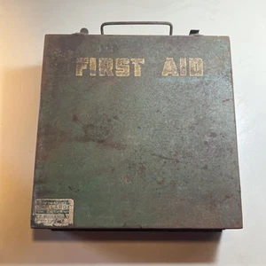 Vintage 1930s Bullard First Aid Kit Green Metal Box - Picture 1 of 5