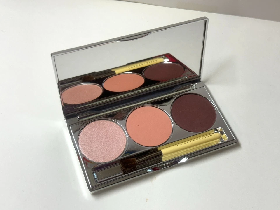 1 x  MA  PETITE PALETTE eye blush inc  full size can be refillable - Image 1 of 1