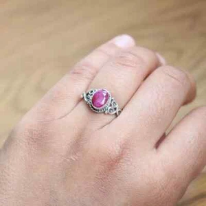 Indian Ruby 925 Sterling Silver Oval Shape Gemstone Jewelry Ring - Picture 1 of 8
