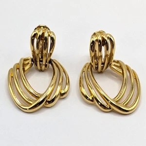 Orecchini Vintage Monet Tono Oro Goccia Pendente Porta Bassante Clip-On - Foto 1 di 7