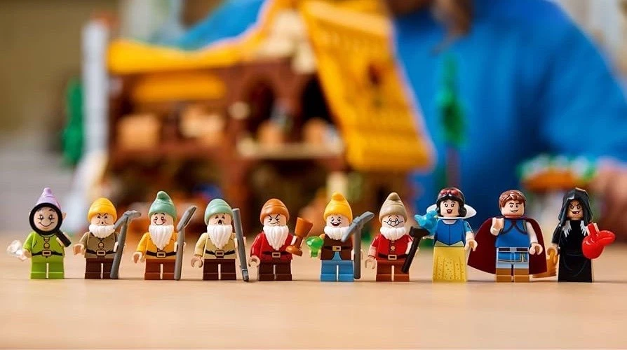 You Pick - New - LEGO - Disney - Snow White and Seven Dwarves Figures - 43242 - Image 1 of 1
