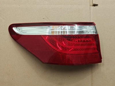 Luz trasera izquierda del lado del conductor LEXUS LS460 LS460L 2010-2012 OEM ESQUINA ASTILLADA Foto 1 de 4