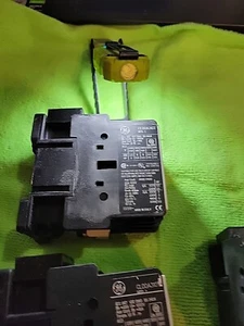GE CL00A310T Starter Contactor - Picture 1 of 2