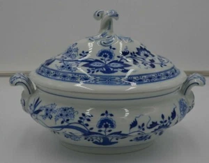 Vintage Hutshenreuther Germany Blue Onion Lidded Vegetable Dish - Picture 1 of 12