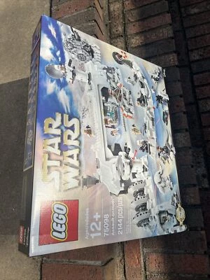 Lego Star Wars Assault on Hoth 75098 brand new factory sealed Dented Back Box - Image 1 of 4