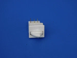 Interruptor de luz puerta refrigerador KitchenAid KFIS20XVMS1 12466103 - Imagen 1 de 2
