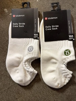 Calcetines Lululemon Hombres Daily Stride Crew No Show 2 Pares Blancos Con Agarre en el Tacón Talla L Foto 1 de 4