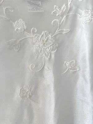 Lencería camisón Seductive Wear by Cinema Etoile talla mediana blanco satinado con cuentas Foto 1 de 4