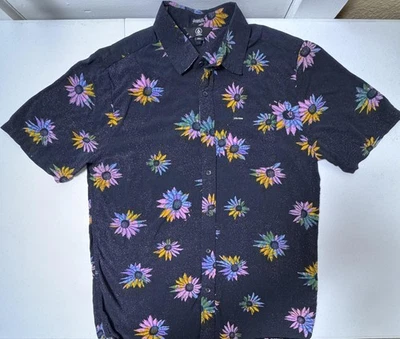 Volcom Shirt Mens Large Black Floral Classic Fit Short Sleeve Button Up - Image 1 of 4