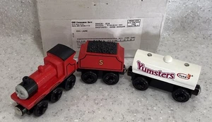 Vintage neu im Karton James Kohlewagen Thomas Tank Engine Holzeisenbahn Zug & YUMSTERS Set - Bild 1 von 3