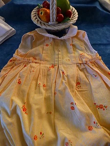 barboteuse jaune  comme neuve ,  gros poupon raynal ,collin ,bella ,nounours etc - Picture 1 of 4