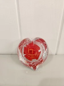 Heart Shaped Glass Paperweight Red Rose With White Swirls In Clear Glass - Picture 1 of 4