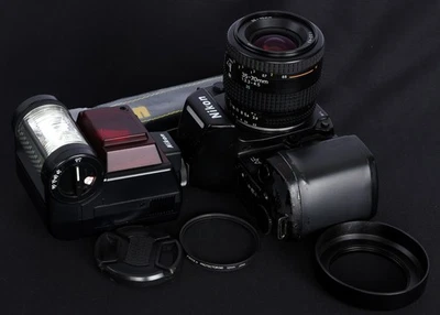 VG Nikon N8008 AF 35mm Film SLR c/w Nikon AF NIKKOR 35-70mm Zoom Lens &SB-20 Kit - Image 1 of 4