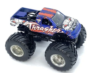 Monster Jam Truck Thrasher 1:64 Diecast Metal Base - Imagen 1 de 3