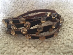 Swarovski Kristall Leder Wickelarmband In Dunkelbraun Mit Gold Kristallen - Bild 1 von 1