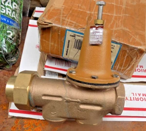 Watts 1-1/2" 25AUB-LP-Z3 Water Press Reducing Valve 10-35psi range set @30 psi - Picture 1 of 5