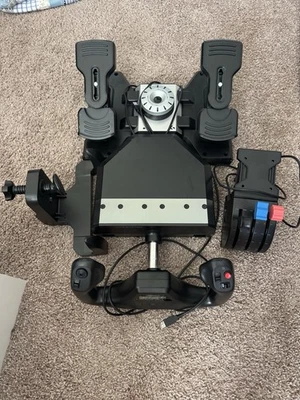 Logitech G Pro Flight Yoke System + Pro flight Rudder Pedal System - Image 1 of 4