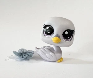 Littlest Pet Shop Pet Pairs: #57 Swanna Shadely Swan - Picture 1 of 3