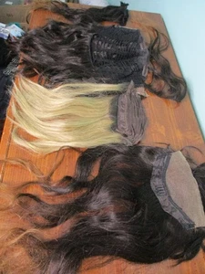 5 Stück Konvolut verschiedene angebrachte Schussfäden aus DEKONSTRUIERTER PERÜCKE - 4 braun / 1 blond - Bild 1 von 23