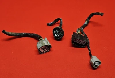 2001 - 2002 Mitsubishi Montero Limited / XLS ABS Brake Booster Pump - PIGTAILS - Image 1 of 4