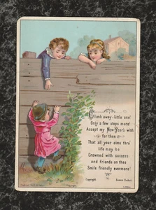 Tarjeta de Año Nuevo Raphael Tuck 1882 Niña Pequeña Lucha por Cerca Poema Fannie Rochat - Imagen 1 de 4