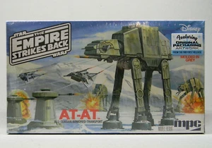 MPC STAR WARS EPISODE 5: THE EMPIRE STRIKES BACK AT-AT 1:100 skill 2 MPC950 NEW - Picture 1 of 4