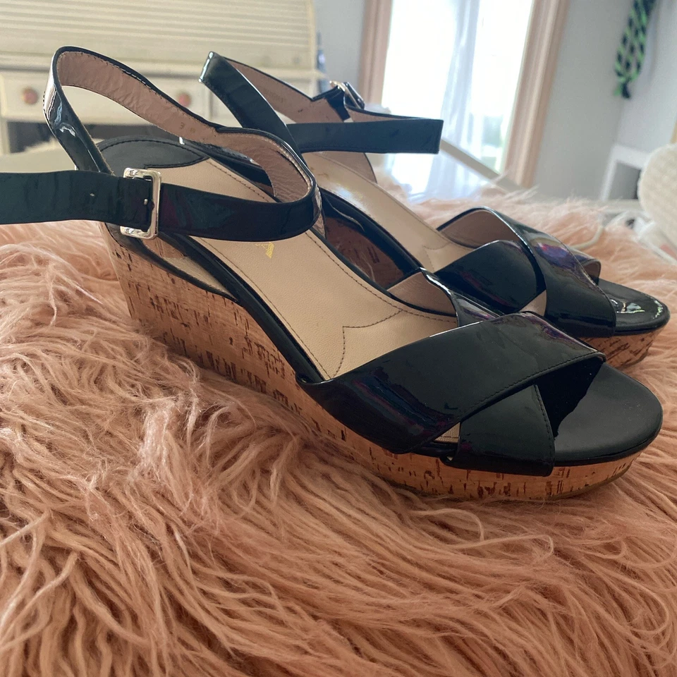 Cuñas Prada sin usar. Increíble estado, sin arañazos. Foto 1 de 3