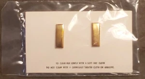 Pair of 2nd LT Second Lieutenant Rank Insignia Gold bars USA "Mini" NOS 11/81 - Picture 1 of 2