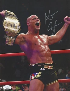 Foto firmata KURT ANGLE WWE AUTO JSA 8 1/2 x 11 - Foto 1 di 2