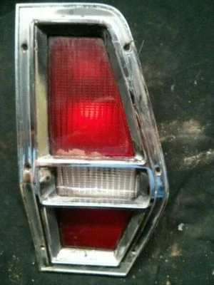 ESTAÇÃO DE LANTERNA TRASEIRA DIREITA DO PASSAGEIRO WGN SERVE 76-80 BOBCAT 15017 - Imagem 1 de 2