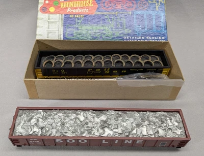 HO scale  Roundhouse  pair of 50' Gondolas SOO LINE & RAIL GON  with load - Image 1 of 4