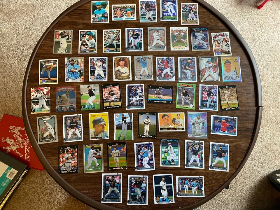 50 张卡迈阿密马林鱼队套装美国职棒大联盟棒球卡散装明星新秀插入 — 第 1/4 张图片