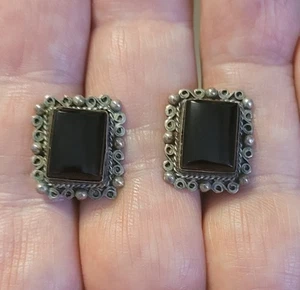 Vintage Mexico Crown Hallmark Sterling Silver And Black Onyx Screw Back Earrings - Picture 1 of 7