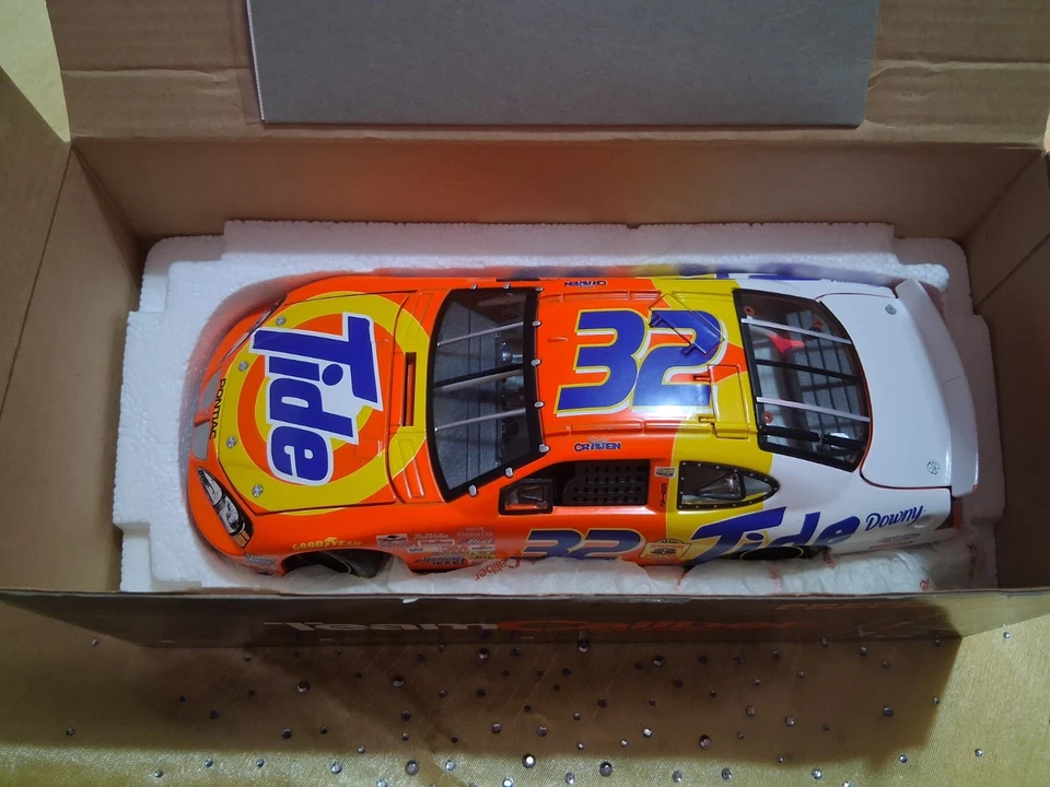 Team Caliber Preferred #32 Tide Pontiac Ricky Craven 1:24 Diecast NASCAR 2003 - Image 1 of 4